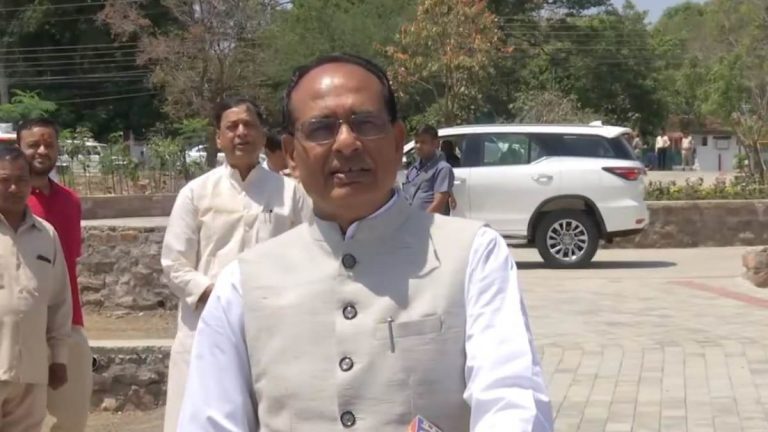 शिवराज ने कहा- कांग्रेस देश की समस्या है और कांग्रेस की समस्या राहुल गांधी