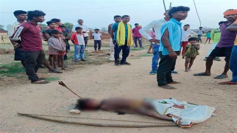चाचा के धनुष से निकली कमान से भतीजी की मौत