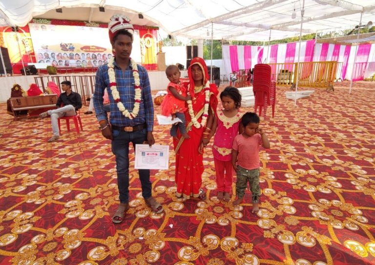 एक अनोखा विवाह आया सामने, मां की शादी में बच्चे भी हुए शामिल