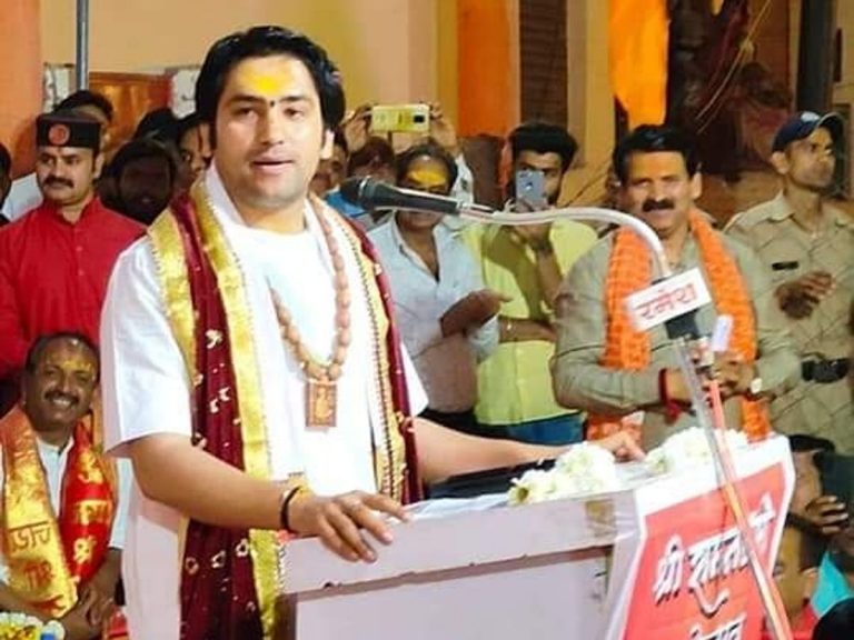 पंडित धीरेंद्र शास्त्री बोले 3-4 बच्चे पैदा करो, दो को रामजी के काम में लगाओ