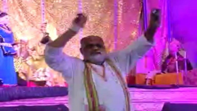 “गोरी नाचे रे, नागौरी नाचे… छम्मक-छम्मक” सुपर हिट सॉन्ग पर विधायक जी जमकर थिरके 