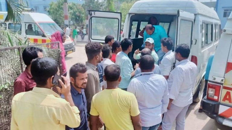 इस राज्य में जहरीली शराब पीने से 14 लोग की मौत, 4 दर्जन से अधिक गंभीर