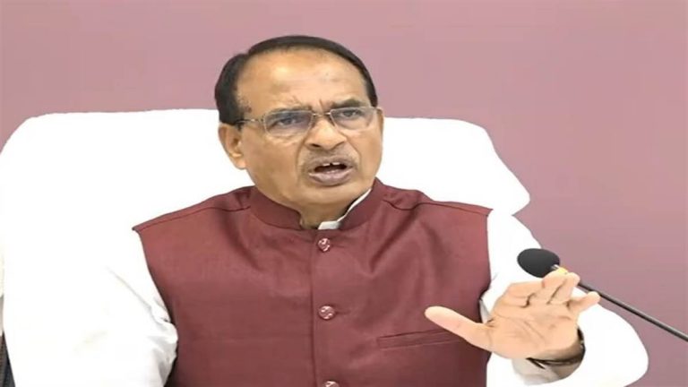 सीएम शिवराज बाल- हम किसी की मेहरबानी से सरकार नहीं चला रहे