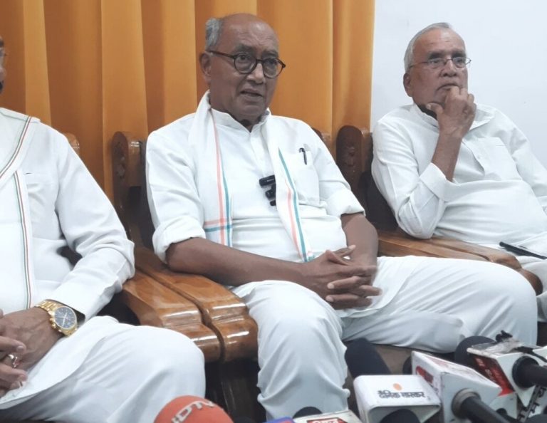 दिग्विजय सिंह बोले- आप और ओवैसी की पार्टी BJP की बी टीम