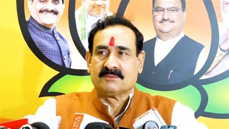 गृह मंत्री नरोत्तम मिश्रा ने दिग्विजय सिंह को बताया ये, कमलनाथ पर कसा तंज