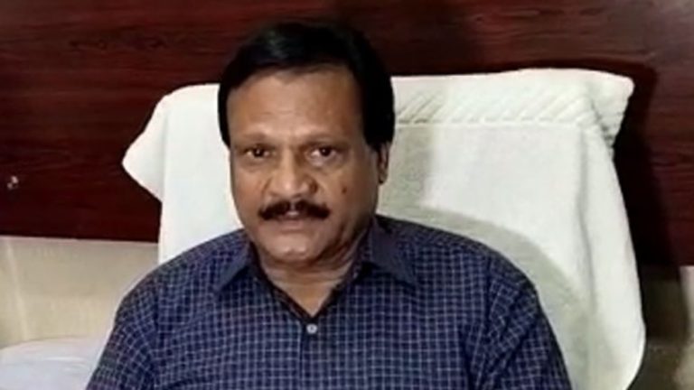 धीरेंद्र शास्त्री-प्रदीप मिश्रा को लेकर दिए विवादित बयान पर सज्जन सिंह ने मांगी माफी