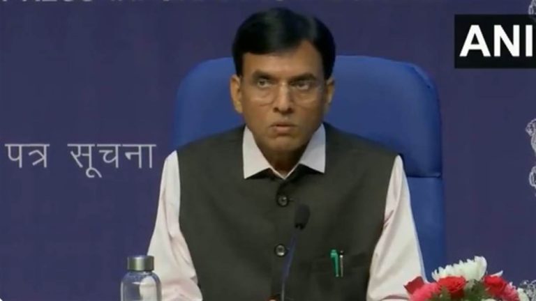 खाद के दाम नहीं बढ़ाएगी सरकार, केंद्रीय कैबिनेट में हुए ये बड़े फैसले