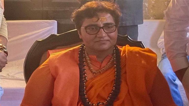 साध्वी प्रज्ञा ठाकुर बोली- अवैध मदरसों को बंद करवाकर जमीन पर विकास कार्य कराएं 