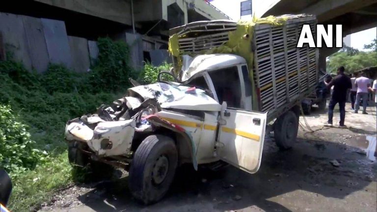 भीषण सड़क हादसे मे 7 छात्रों की मौत, कई घायल