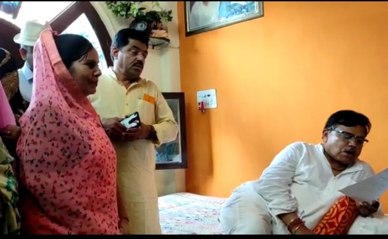 बिजली कटौती को लेकर महिलाएं ने कहा- अफसर एसी में सो रहे, तो ऊर्जा मंत्री बोले ये