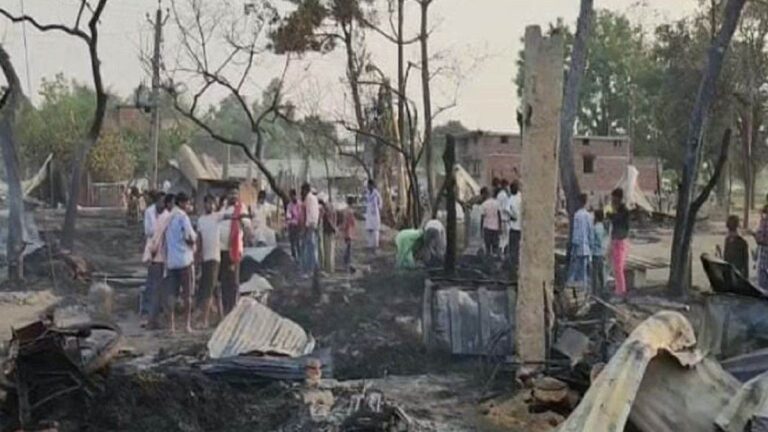 झोपड़ी में अचानक लगी आग, 5 बच्चों के साथ मां भी जिंदा जली