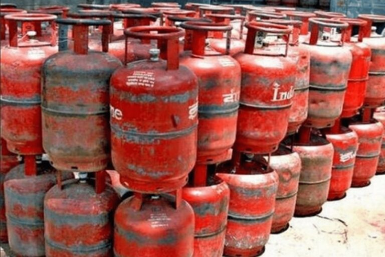 LPG की कीमत में कटौती, इतने पर सस्ता हुआ सिलेंडर