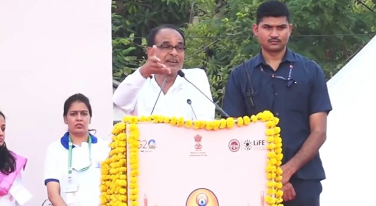 सीएम शिवराज का बड़ा ऐलान, स्कूलों में अनिवार्य की जाएगी योग शिक्षा