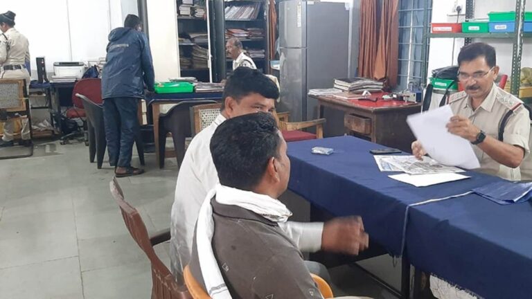 मोबाइल की बात को लेकर हुआ विवाद, दामाद ने ससुर को उतारा मौत के घाट