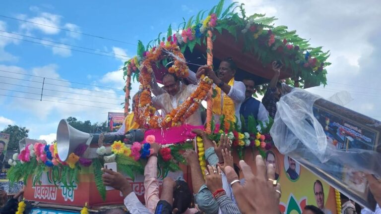 शिवराज का रोड शो हुआ शुरू, इस जिले को देंगे ये बड़ी सौगात