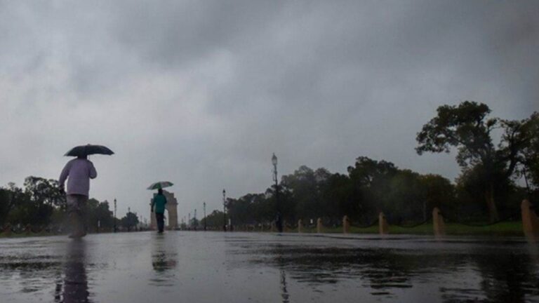 महाराष्ट्र, गुजरात समेत इन राज्यों में भारी बारिश का ऑरेंज अलर्ट