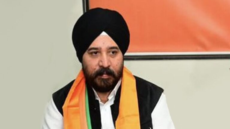 प्रियंका गांधी पर नरेंद्र सलूजा ने कसा तंज, बोले- प्रियंका जी, मुस्कुराइए, आप मध्य प्रदेश
