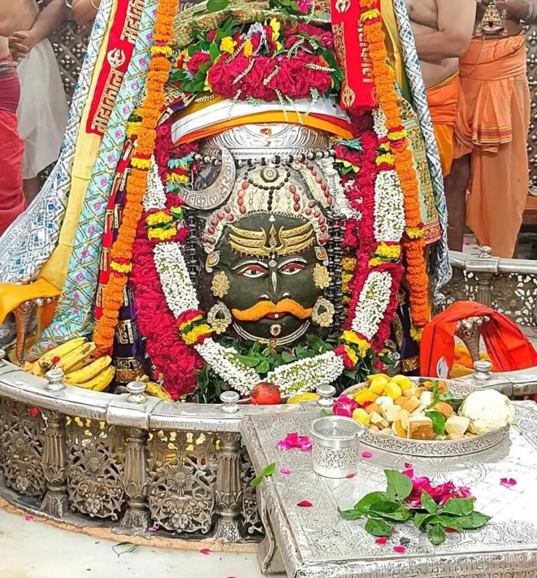 उज्जैन में उमड़ी बाबा महाकाल के भक्तों की भीड़, सवारी में श्री उमा-महेश के स्वरूप में देंगे दर्शन