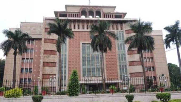 एडीजी बोले- लाखों की सैलरी ले रहे, काम बाबू के स्तर का भी नहीं है, बढ़ रहा डिप्रेशन