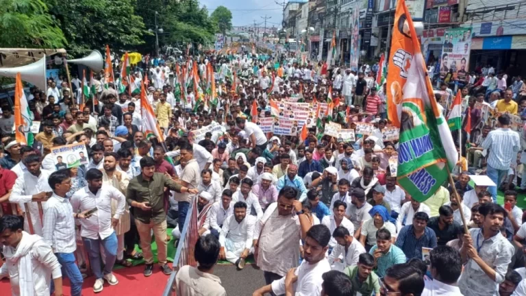 अपने आंदोलन और तेज करेगी कांग्रेस, हो रही कार्यकर्ताओं में जान डालने की कोशिश