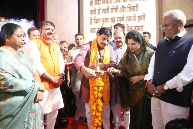 ‘आप समाधि बना देते हो, लोग चादर चढ़ा देते हैं’, ऐसा मोहन यादव को क्यो बोलना पड़ा