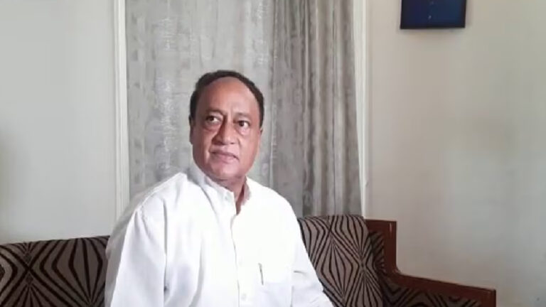 एमपी की पॉलिटिक्स के विभीषण बने लक्ष्मण सिंह, कांग्रेस भी असमर्थ