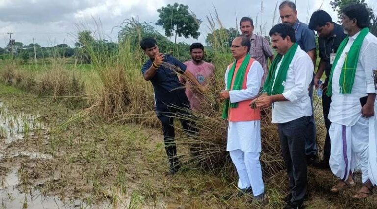 शिवराज से बोले तेलंगाना के किसान, एमपी के किसानो के लिए बहुत किया है, अब हमारा ख्याल रखिए