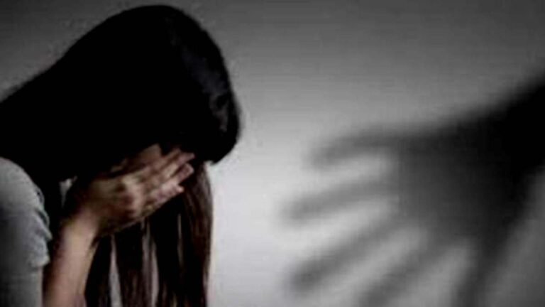 दूर के रिश्तेदार ने शादी का झांसा देकर किया रेप, अब शादी से मुकरा