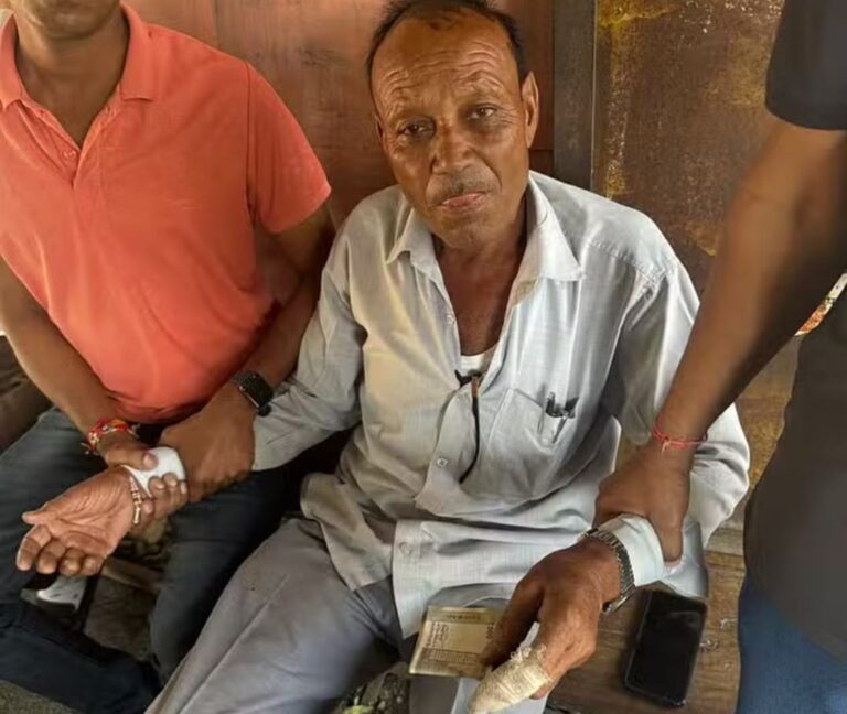 लोकायुक्त ने हाथ में इतने की रिश्वत लेते लाइनमैन को किया गिरफ्तार