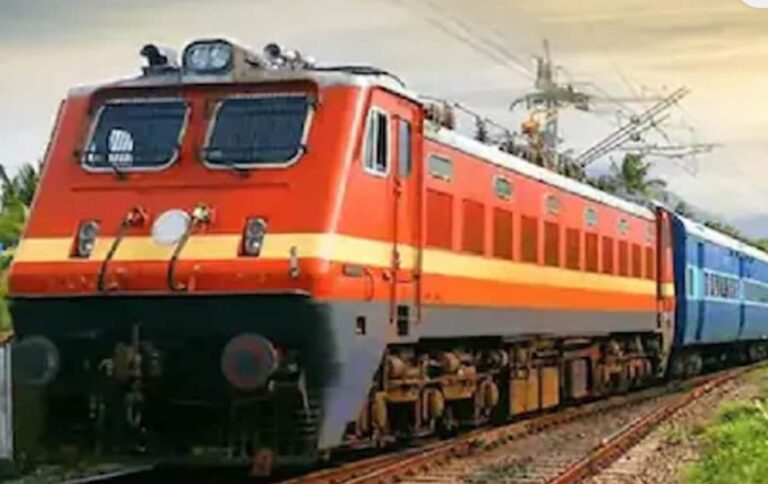 दिवाली और छठ पर घर जाने के लिए कंफर्म टिकट नहीं मिल रही? जानें कैसे करें समाधान