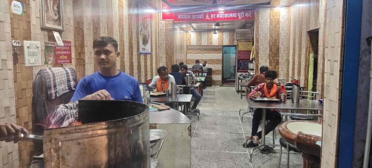 भोपाल में होटल-रेस्टोरेंट्स के बाहर फिर जलने लगीं भट्टियां, एनजीटी के आदेश की अनदेखी