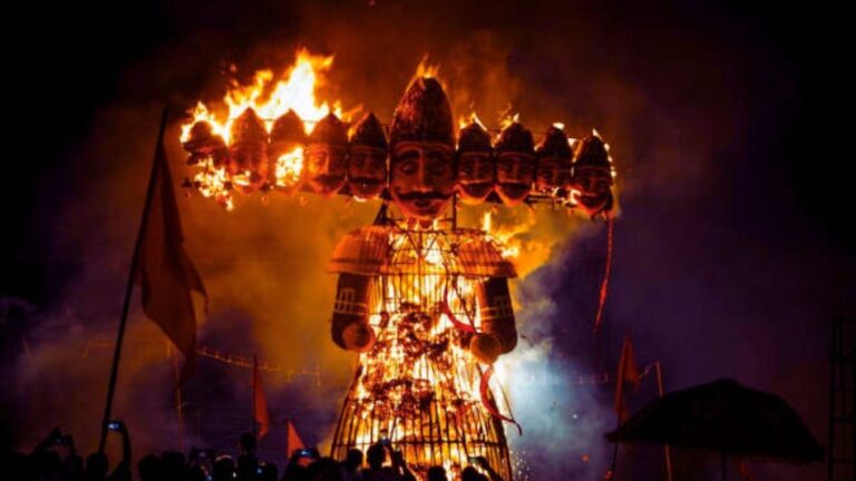 ब्राह्मणों ने की रावण दहन परंपरा पर रोक लगाने की मांग, ‘पुतला दहन करना ब्राह्मण समाज का अपमान’