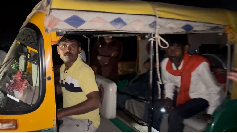 रील बनाने के चक्कर में SDOP ने घायल की जान खतरे में डाली