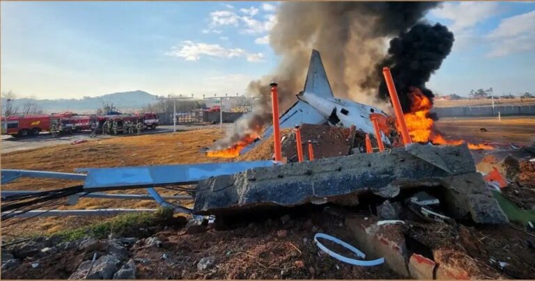 रनवे से फिसलकर क्रैश हुआ विमान, 179 की मौत