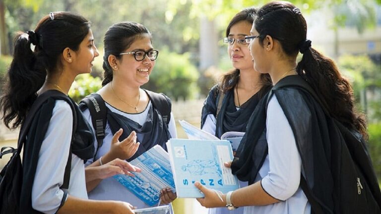 एमपी में  छात्राओं को 10 महीने  मिलेंगे 500 रुपये, रजिस्ट्रेशन शुरू