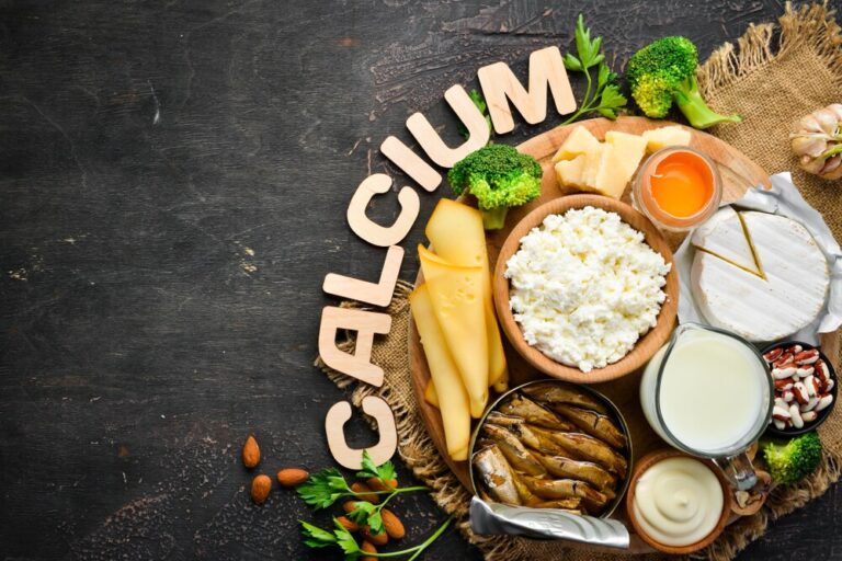 ये 6 फूड्स जो हड्डियों से कैल्शियम खत्म कर देते हैं, आज ही करें परहेज