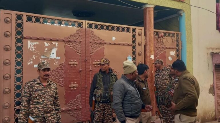 डेयरी कारोबारी के घर ईडी का छापा, ताले तोड़कर हो रही जांच