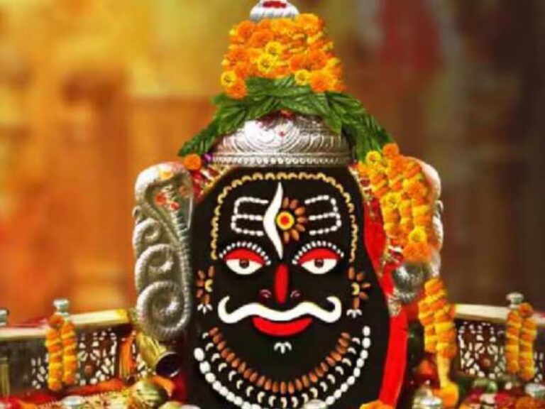 नए साल 2025 की शुरुआत बाबा महाकाल और ओंकारेश्वर के दर्शन से हुई