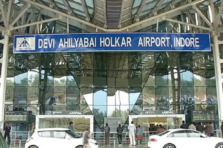 इंदौर एयरपोर्ट सुविधाओं में देश में दूसरे स्थान पर, कई एयरपोर्ट को पीछे छोड़ा
