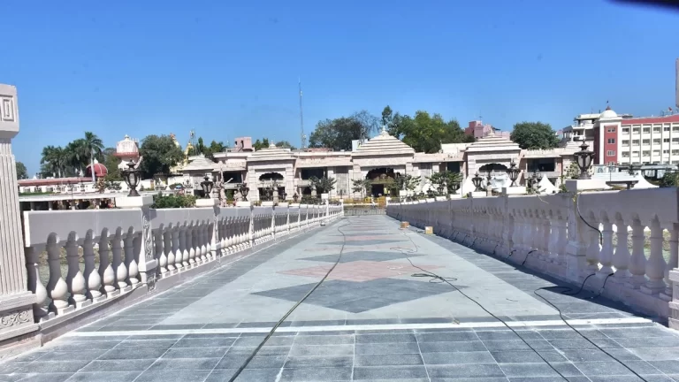 महाकाल के शिखर दर्शन के लिए बना पुल, भक्तों को मिलेगी नई सुविधा