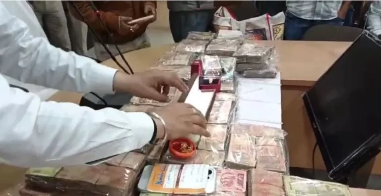 MP में मां के इलाज के लिए चोरी, दो भाइयों ने सूने घर से उड़ाए 20 लाख