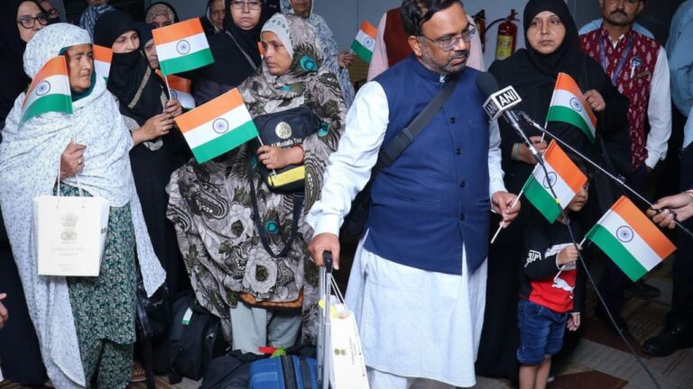 Operation Sindhu: ‘भारत माता की जय’ के नारों के साथ लौटे छात्र! सरकार ने फंसे छात्रों को दिलाई राहत, माशहद से आई पहली फ्लाइट