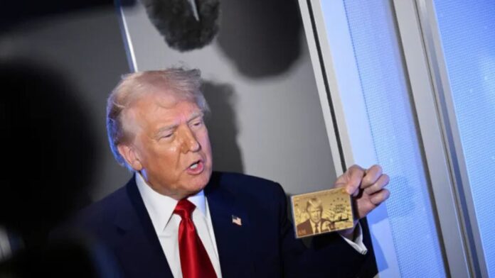 Gold Card Scheme: ट्रंप की वेबसाइट पर एक क्लिक और ग्रीन कार्ड लगभग पक्का! सिर्फ चुनिंदा को ही मिलेगा मौका