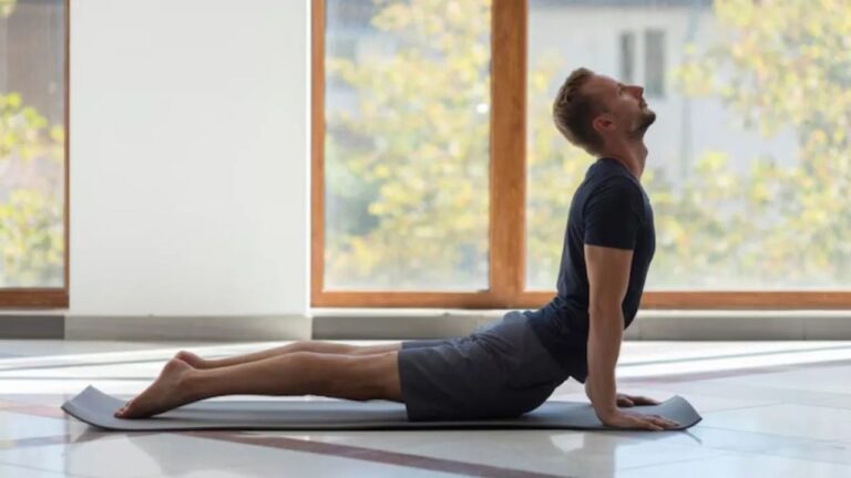 International Yoga Day 2025: क्या योग से मिट सकता है पीसीओएस? एम्स की चौंकाने वाली रिपोर्ट आई सामने