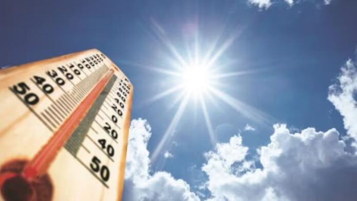 MP Weather News: मध्यप्रदेश में एक तरफ आग उगलती धूप दूसरी तरफ काली घटाओं का डेरा! जाने मौसम का हाल