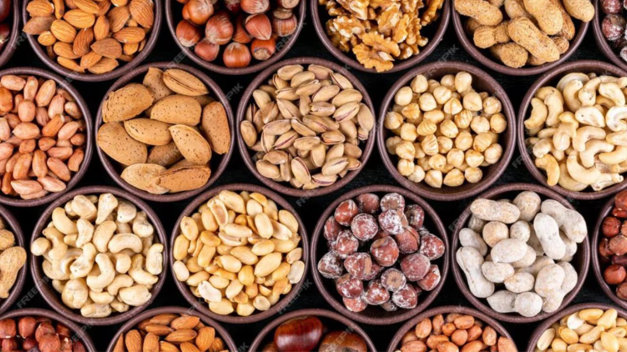 Dry Fruits नहीं हर किसी के दोस्त, कहीं आपकी सेहत को भी तो नहीं कर रहे नुकसान?