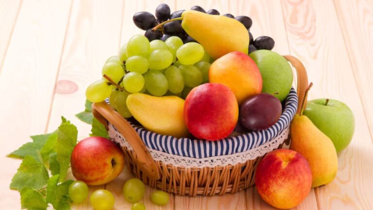 High sugar fruits: सेहत के नाम पर मीठा ज़हर! जानिए कौन से फल छिपा सकते हैं शुगर का खतरा