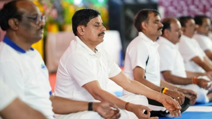 International Yoga Day: योग बना भारत का वैश्विक तोहफा! मोहन यादव बोले– योग है परम चेतना से जुड़ने का मार्ग