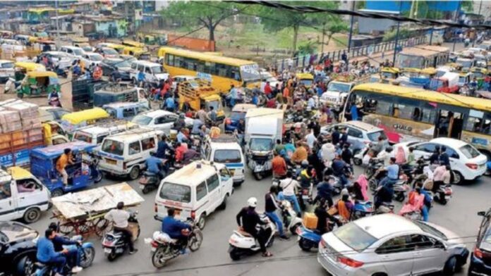 Bhopal-Indore Highway: इंदौर से भोपाल तक जाम में तड़पते लोग! एंबुलेंस भी न पा सकी रास्ता, भोपाल-इंदौर हाइवे बना जंजाल