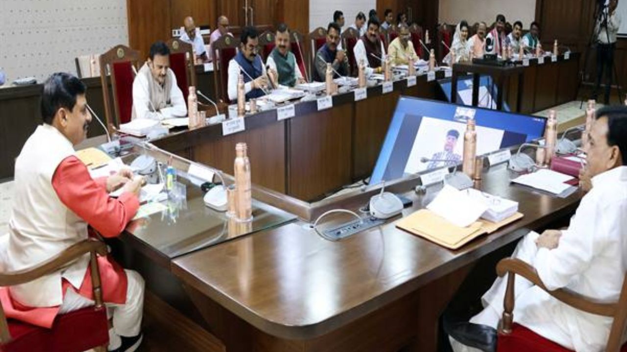 MP News: नौ साल की लंबी प्रतीक्षा खत्म – मध्यप्रदेश के चार लाख कर्मचारियों को जल्द मिलेगी प्रमोशन की सौगात